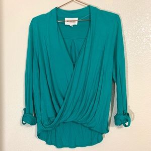 TWO BY VINCE CAMUTO Turquoise Wrap Front Top Size Small